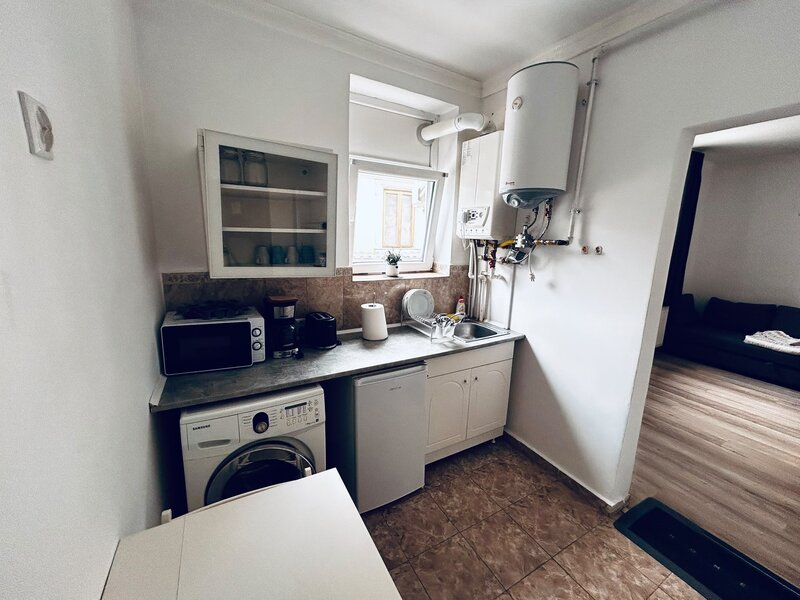 Universitate Metrou Spitalul Coltea  mobilata Ikea + centrala proprie + AC