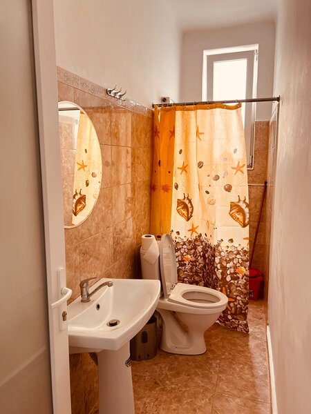 Universitate Metrou Spitalul Coltea  mobilata Ikea + centrala proprie + AC