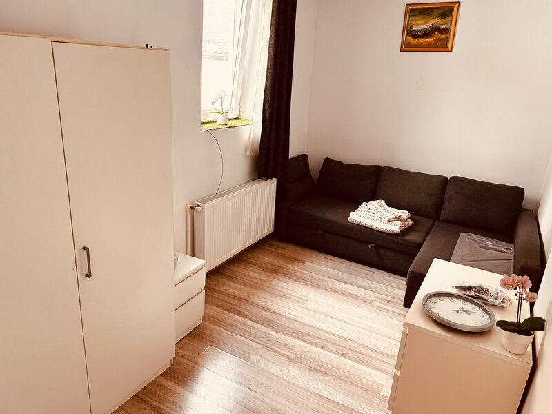 Universitate Metrou Spitalul Coltea  mobilata Ikea + centrala proprie + AC